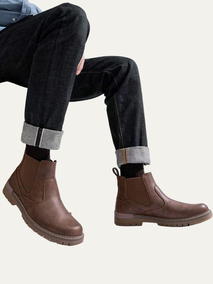 Mens Chelsea Boots with Lug Sole Durable Design
