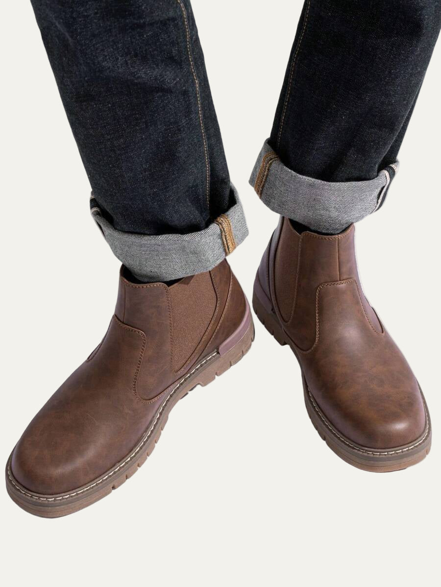 Mens Chelsea Boots with Lug Sole Durable Design