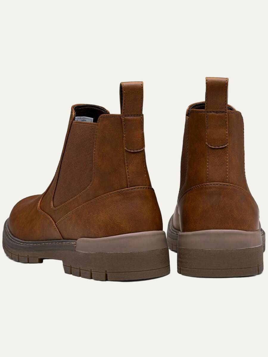 Mens Chelsea Boots with Lug Sole Durable Design