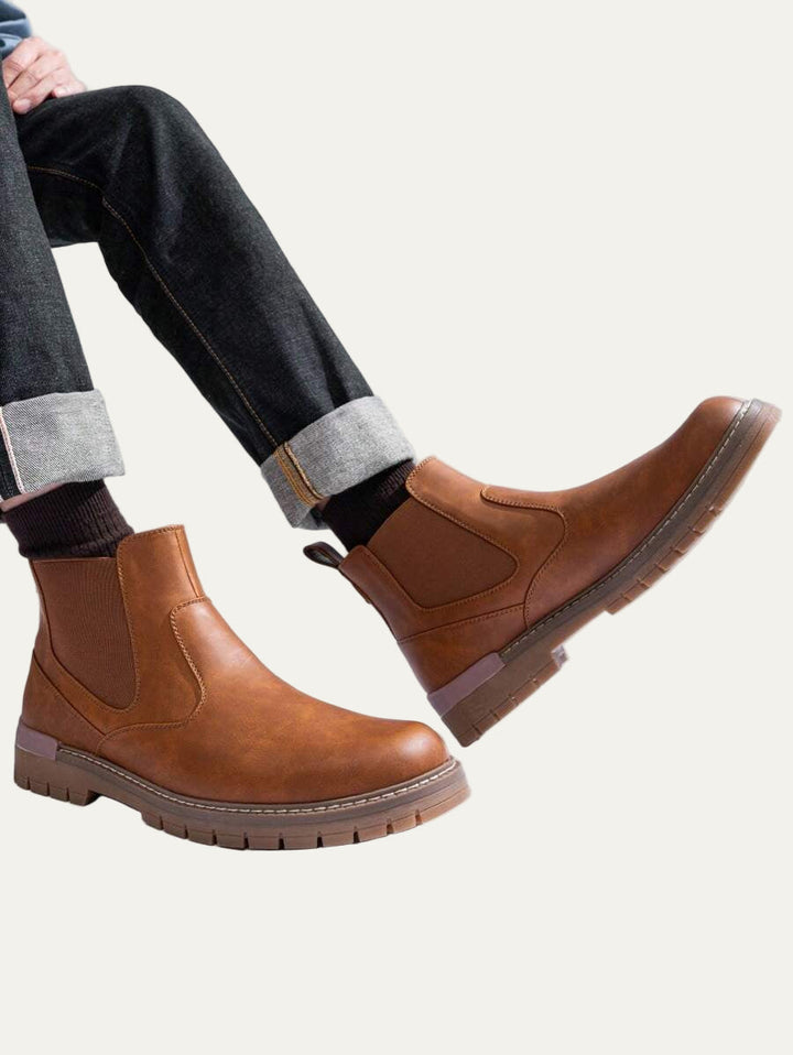 Mens Chelsea Boots with Lug Sole Durable Design