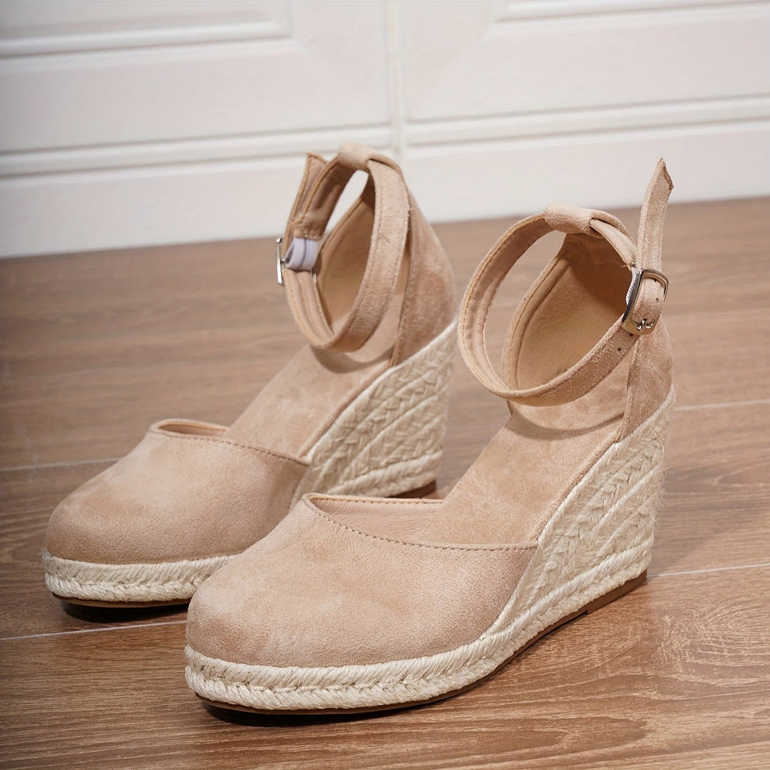 Womens Flat Sandals with Straps