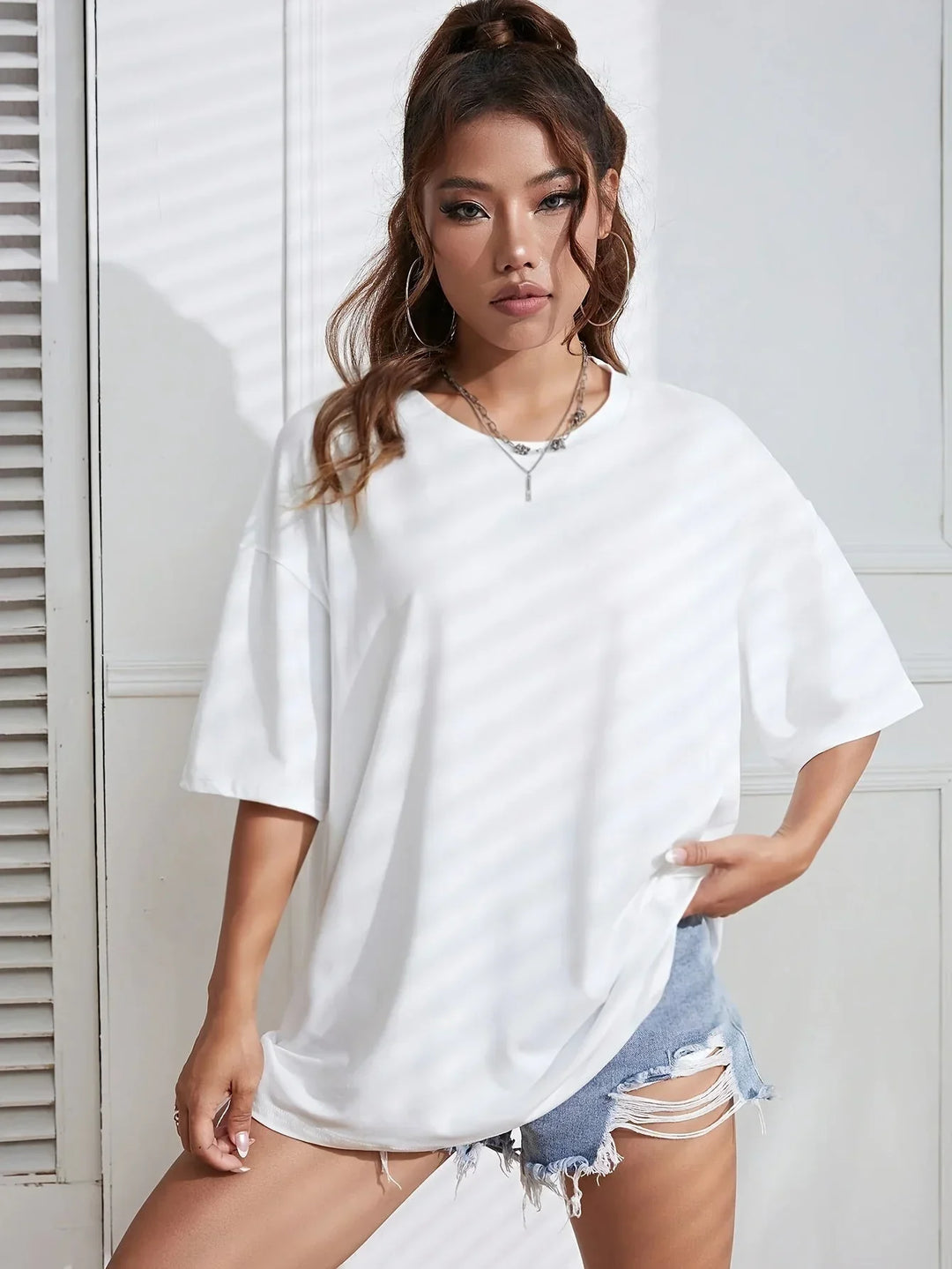 Womens Sporty T-Shirt with Round Neck and Loose Short Sleeves - BritishMode