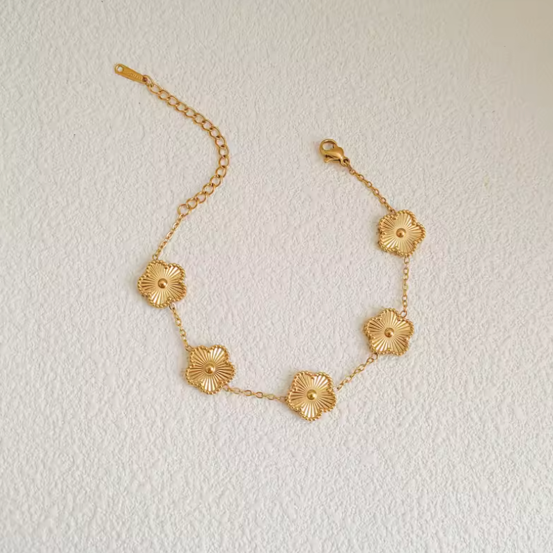 Womens Jewelry Set with Clover Pendant Gift Ready
