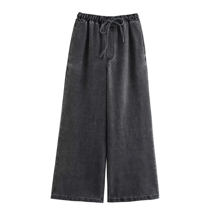 Womens Two-Piece Outfit with Comfortable Jeans