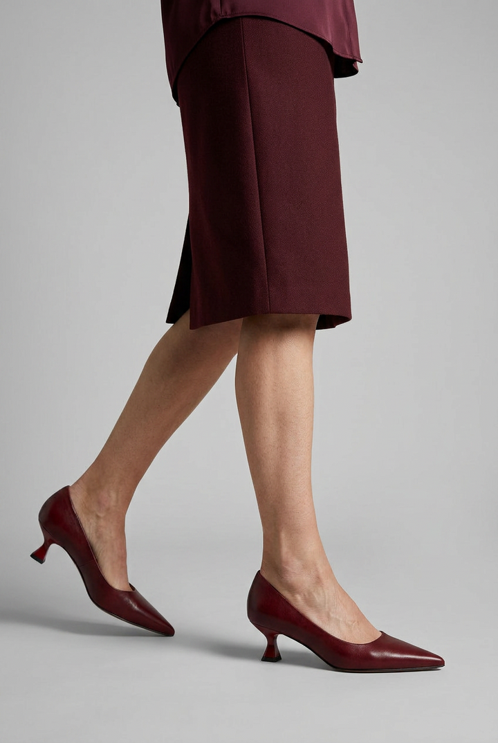 Women's Pointed Toe Kitten Heel Pumps | Stylish - 2